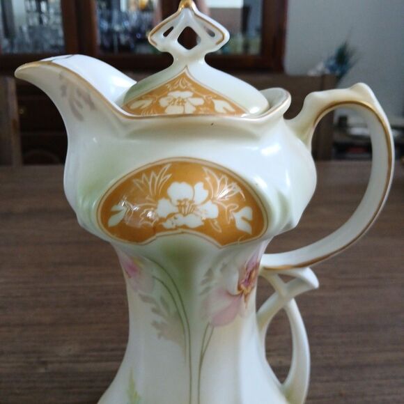 Reproduction RS Prussia Porcelain Chocolate Pot Teapot w/ Floral Decoration - Picture 3 of 12